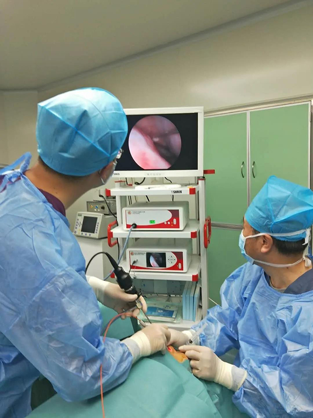 这种创新术式泪道激光鼻腔泪囊造口术加人工泪管置